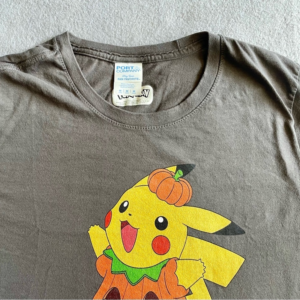 Pokemon Pikachu Women’s T-shirt Halloween Themed Gray Size Medium - Picture 6 of 7
